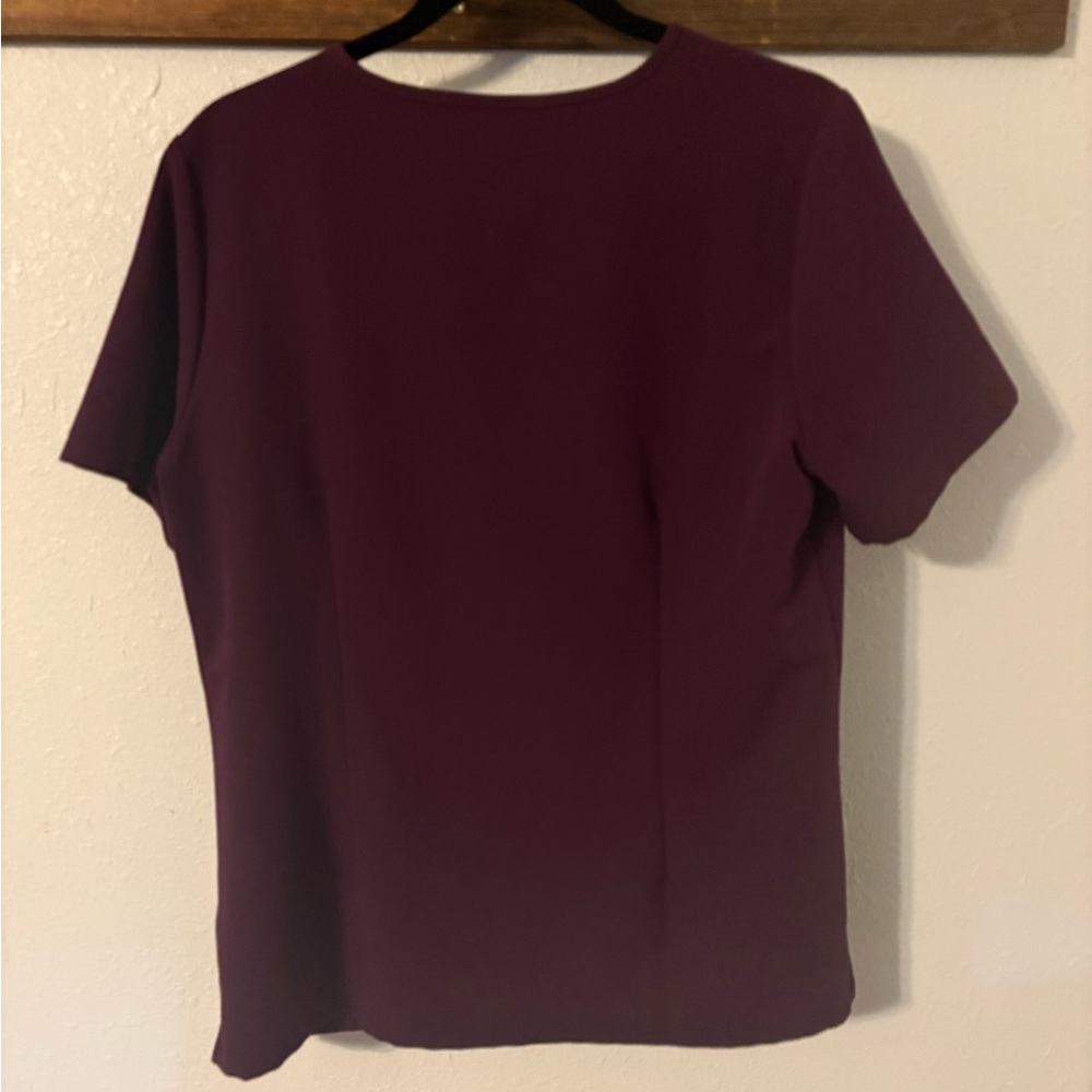 Figs Women's V-Neck Top Dark Purplish - Picture 4 of 8